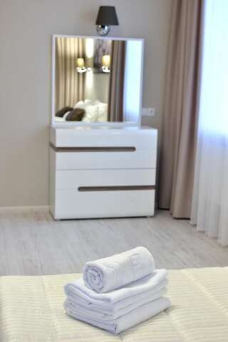 Отель Gosudar Hotel Кропивницкий Люкс для новобрачных-9